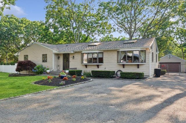 61 Timber Drive, Calverton, NY 11933