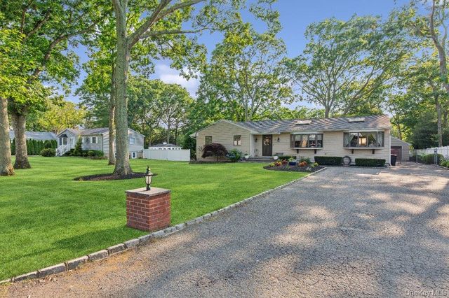 61 Timber Drive, Calverton, NY 11933
