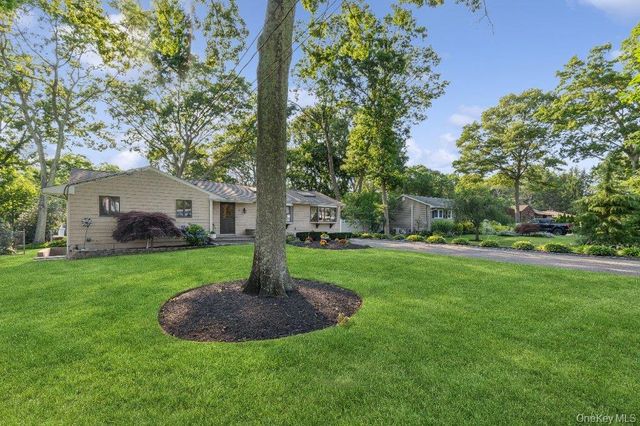 61 Timber Drive, Calverton, NY 11933