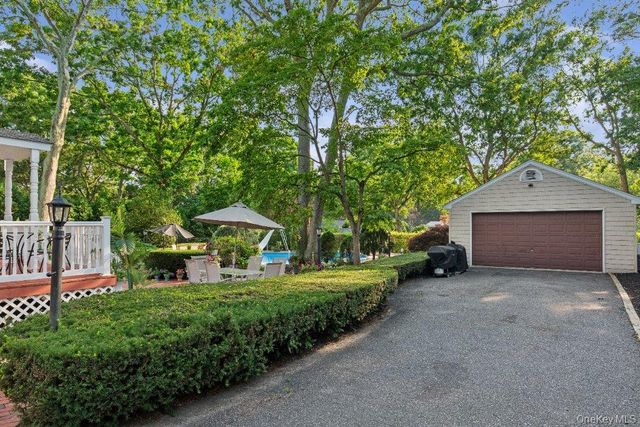 61 Timber Drive, Calverton, NY 11933