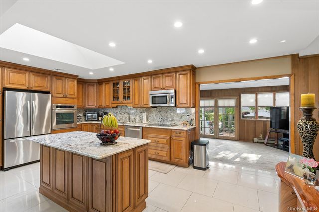 61 Timber Drive, Calverton, NY 11933