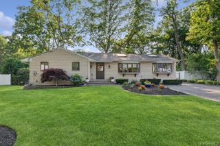 61 Timber Drive, Calverton, NY 11933
