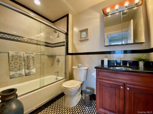 2304 Vista View Drive 2304, Farmingville, NY 11738