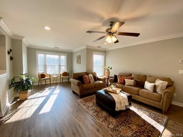 2304 Vista View Drive 2304, Farmingville, NY 11738