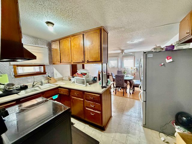 228 N Minnesota Ave, Wichita, KS 67214