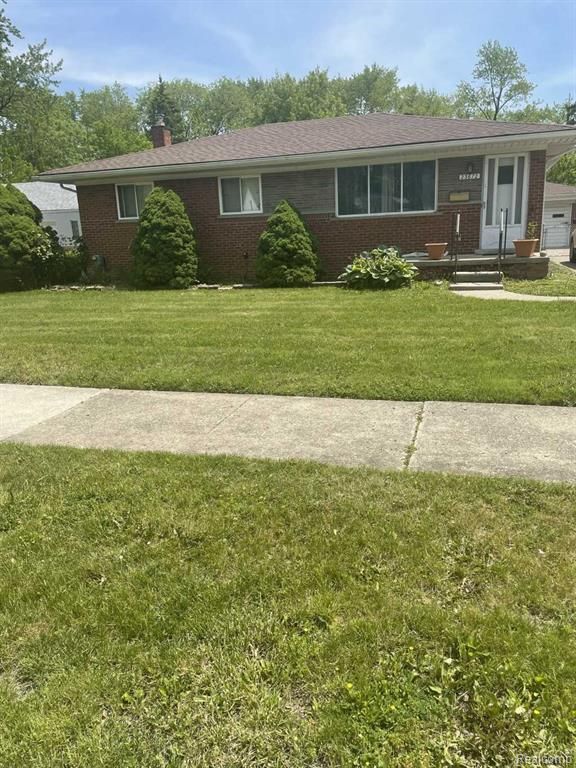 23672 Wellington Avenue, Warren, MI 48089