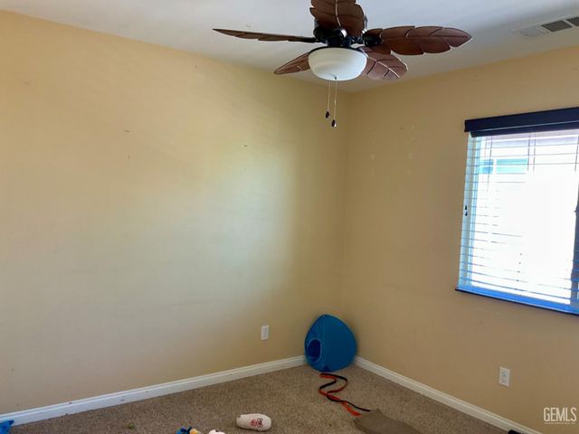 9902 Metropolitan Way, Bakersfield, CA 93311