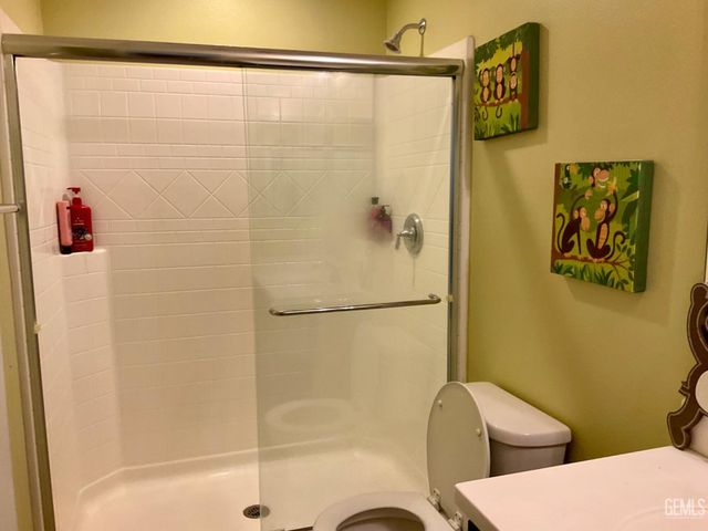 9902 Metropolitan Way, Bakersfield, CA 93311