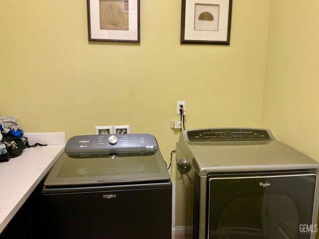 9902 Metropolitan Way, Bakersfield, CA 93311