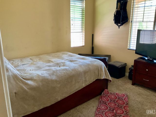 9902 Metropolitan Way, Bakersfield, CA 93311