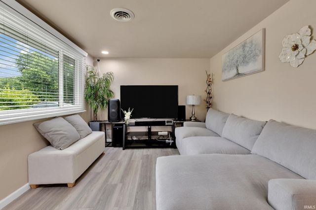 54122 Northwood Drive, Elkhart, IN 46514