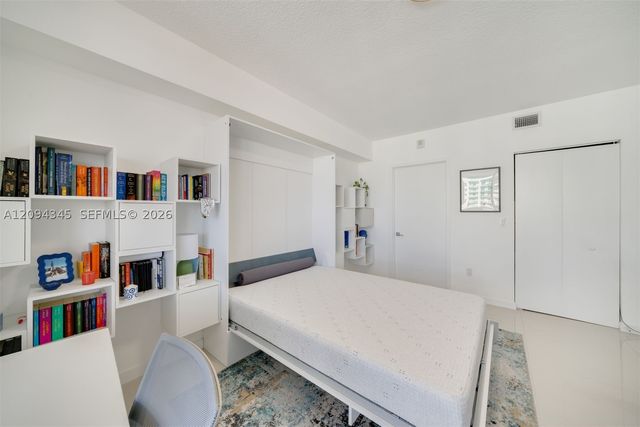 488 NE 18th St 4805, Miami, FL 33132