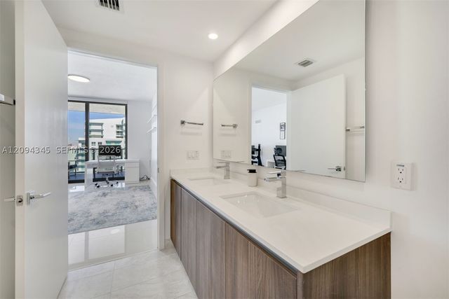 488 NE 18th St 4805, Miami, FL 33132