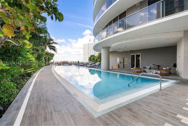 488 NE 18th St 4805, Miami, FL 33132