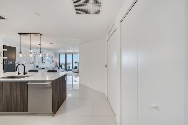 488 NE 18th St 4805, Miami, FL 33132