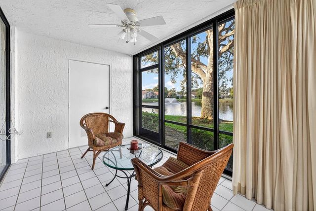 6944 Briarlake Circle 104, Palm Beach Gardens, FL 33418