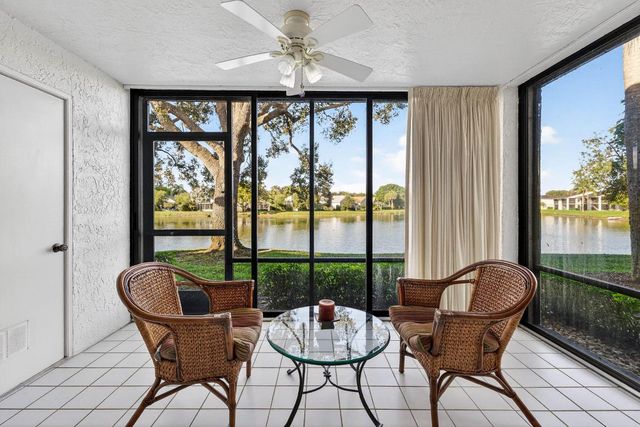 6944 Briarlake Circle 104, Palm Beach Gardens, FL 33418