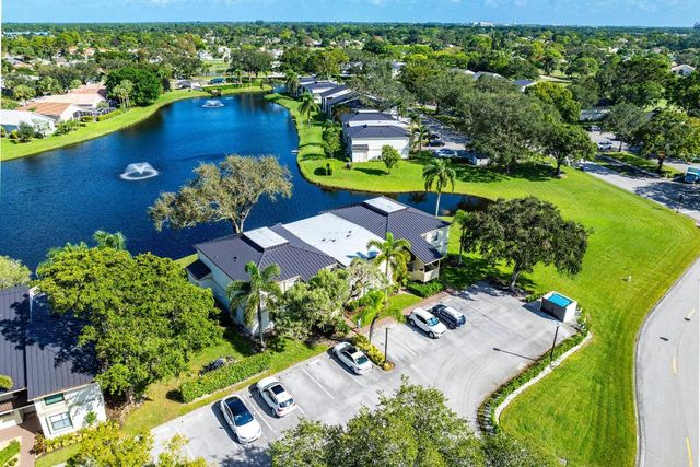 6944 Briarlake Circle 104, Palm Beach Gardens, FL 33418