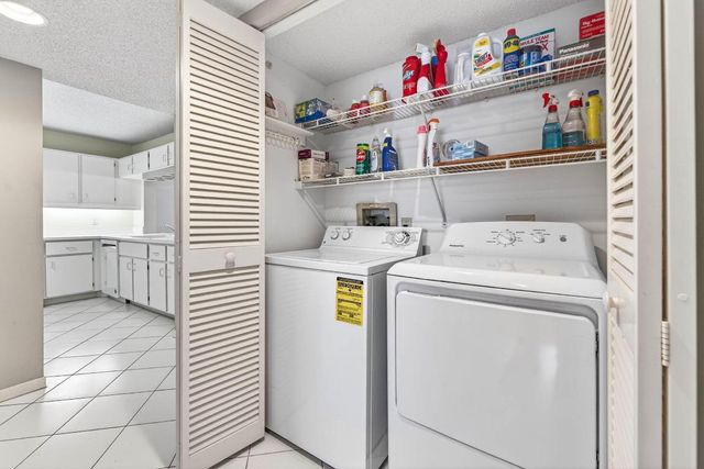 6944 Briarlake Circle 104, Palm Beach Gardens, FL 33418