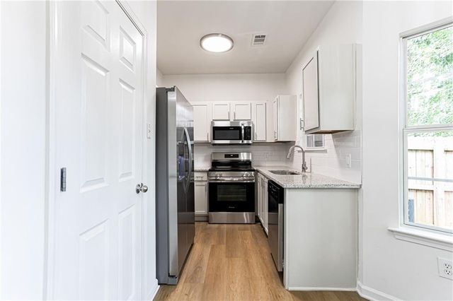 2486 Laurel Circle NW, Atlanta, GA 30311