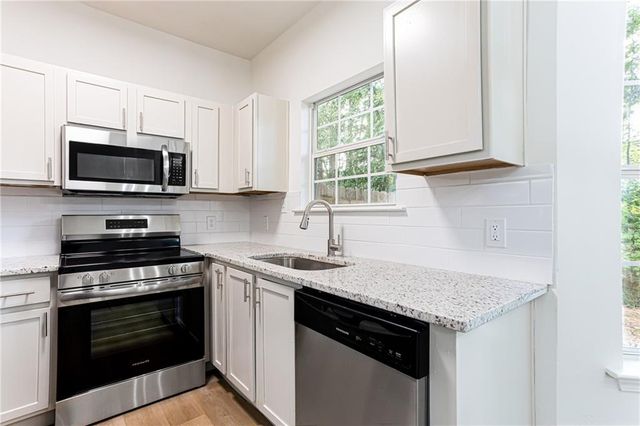 2486 Laurel Circle NW, Atlanta, GA 30311
