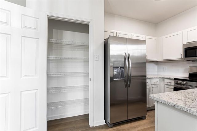 2486 Laurel Circle NW, Atlanta, GA 30311