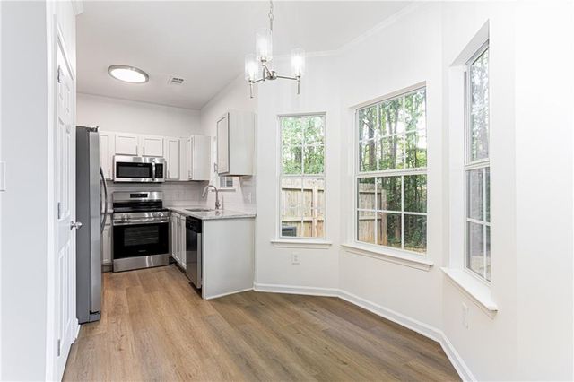2486 Laurel Circle NW, Atlanta, GA 30311