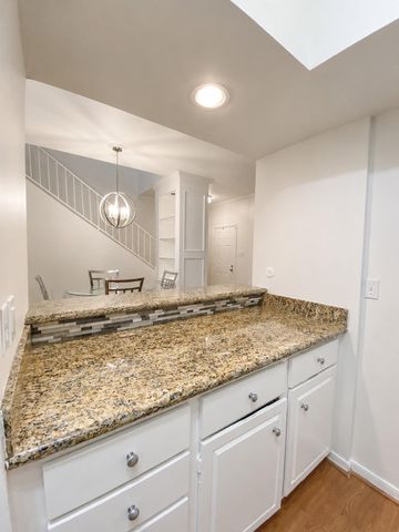 1302 Augusta Drive 7, Houston, TX 77057