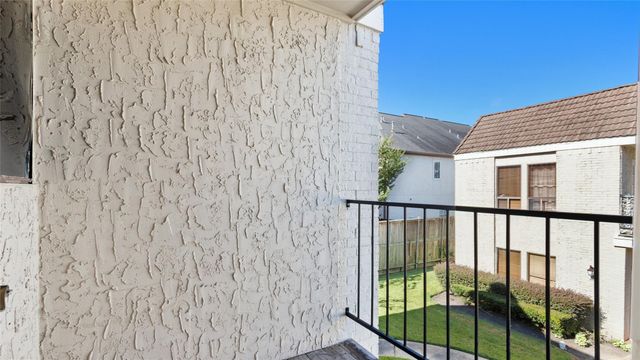 1302 Augusta Drive 7, Houston, TX 77057