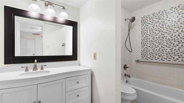 1302 Augusta Drive 7, Houston, TX 77057