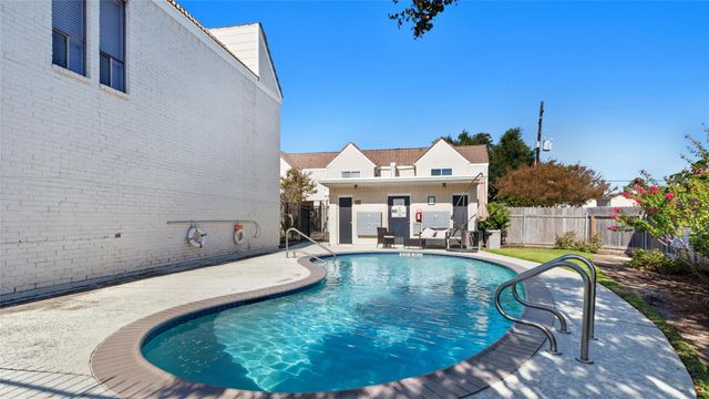 1302 Augusta Drive 7, Houston, TX 77057