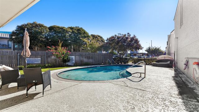 1302 Augusta Drive 7, Houston, TX 77057