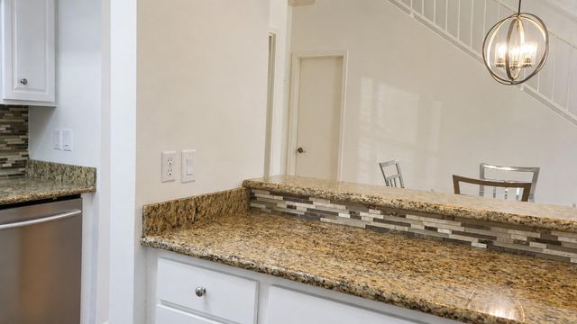 1302 Augusta Drive 7, Houston, TX 77057