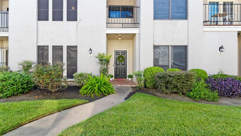 1302 Augusta Drive 7, Houston, TX 77057