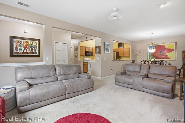 1828 Flagstone Circle 40, Rochester, MI 48307