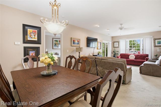 1828 Flagstone Circle 40, Rochester, MI 48307