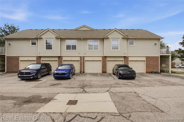 1828 Flagstone Circle 40, Rochester, MI 48307