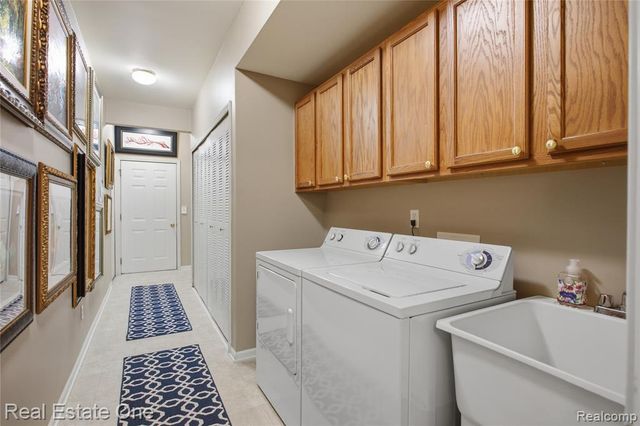 1828 Flagstone Circle 40, Rochester, MI 48307