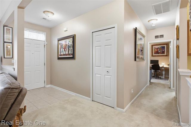 1828 Flagstone Circle 40, Rochester, MI 48307