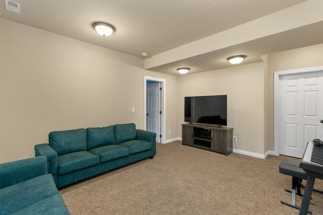 85 SE Dillon Drive, Waukee, IA 50263