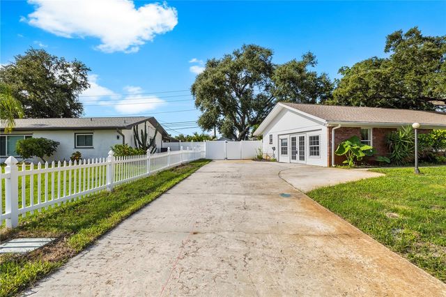 13589 101ST TERRACE, Seminole, FL 33776