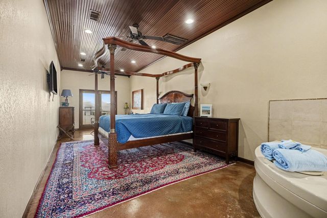 503 Bay Avenue, Kemah, TX 77565