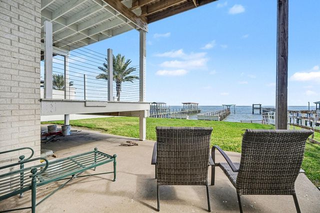503 Bay Avenue, Kemah, TX 77565
