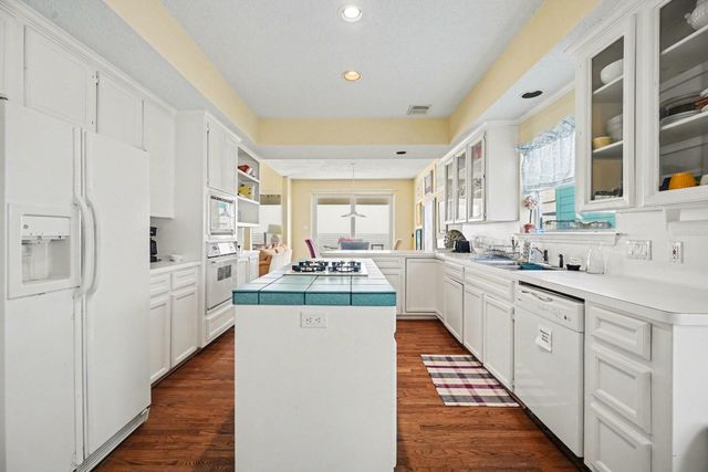 503 Bay Avenue, Kemah, TX 77565