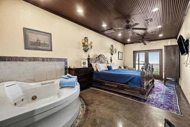 503 Bay Avenue, Kemah, TX 77565