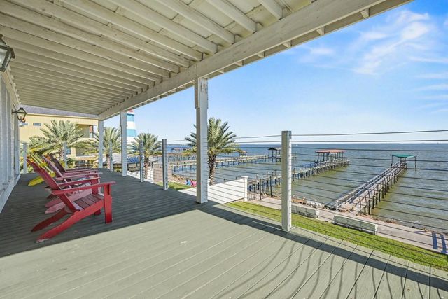 503 Bay Avenue, Kemah, TX 77565