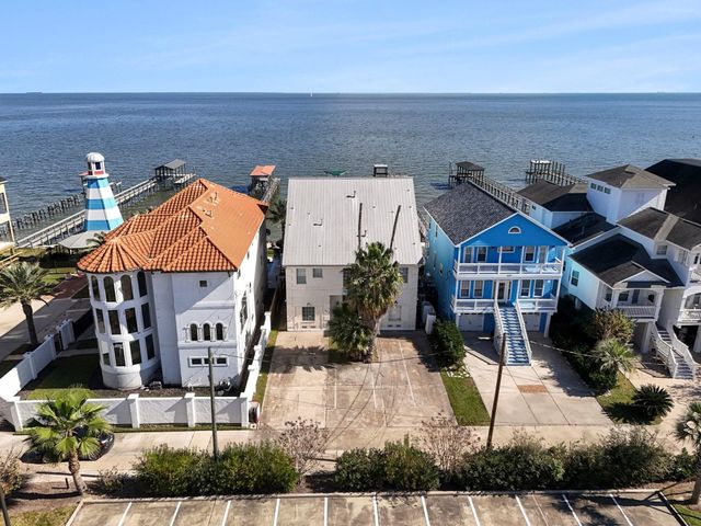 503 Bay Avenue, Kemah, TX 77565