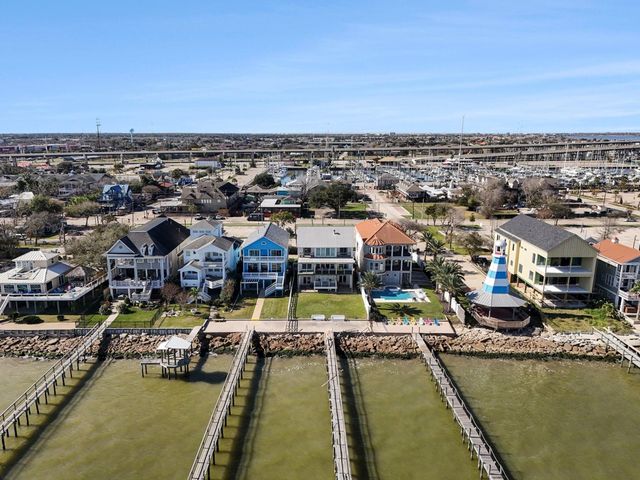 503 Bay Avenue, Kemah, TX 77565