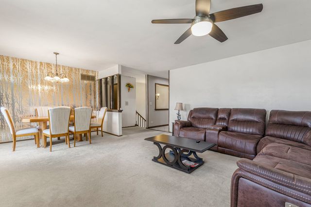 119 Garland Court, Glendale Heights, IL 60139
