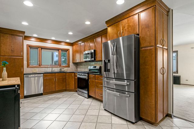 119 Garland Court, Glendale Heights, IL 60139